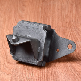 Опора подушка двигуна ліва Wingle 2,8TC 1001101-P00